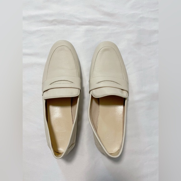 Cowhide Leather Loafers - Picture 4 of 11